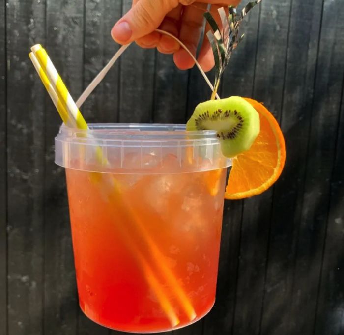 Plastspand Til Drinks Med Håndtag 100x